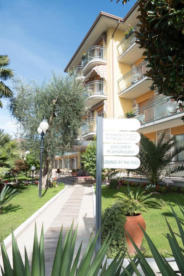 Hotel Drago - Garda Lake Collection Бренцоне-суль-Гарда Екстер'єр фото