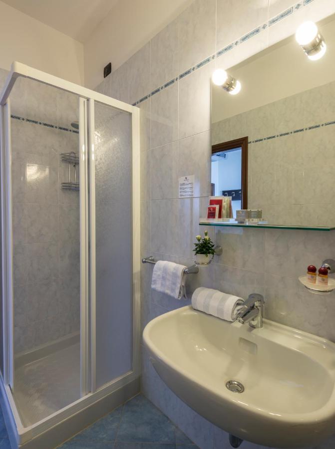 Hotel Drago - Garda Lake Collection Бренцоне-суль-Гарда Екстер'єр фото